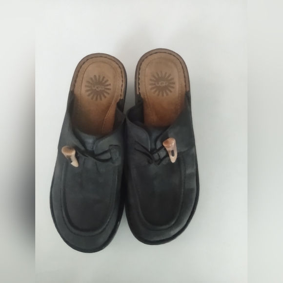 UGG Australia Shoes - UGG Clog Tooth Toggle Shearlings